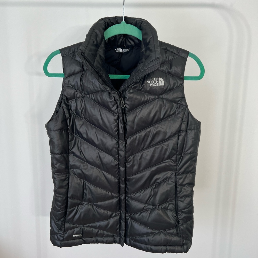 North Face womens puffy vest, size small